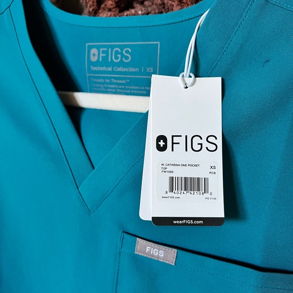Figs Catarina One Pocket Scrub Top - Picture 3 of 4